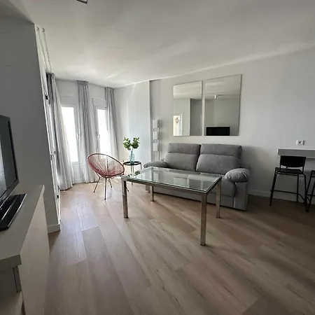 Luxury Frontal Al Mar, Benalbeach Apartamento *